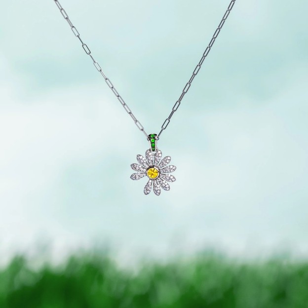 Přívěsek Jacob & Co. x PEACEMINUSONE se žlutým diamantem a dlážděním (limitovaná edice)