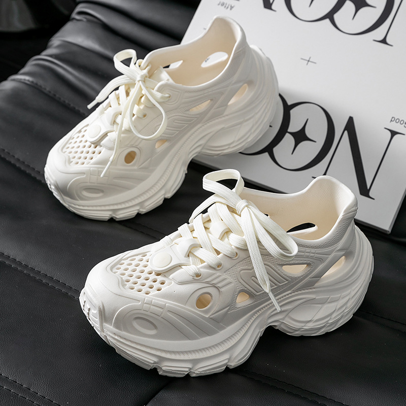 Customized thick bottom sports hole shoes summer breathable sandals slippers outside wear non-slip stepping shit sense beach shoes fashion sandals women