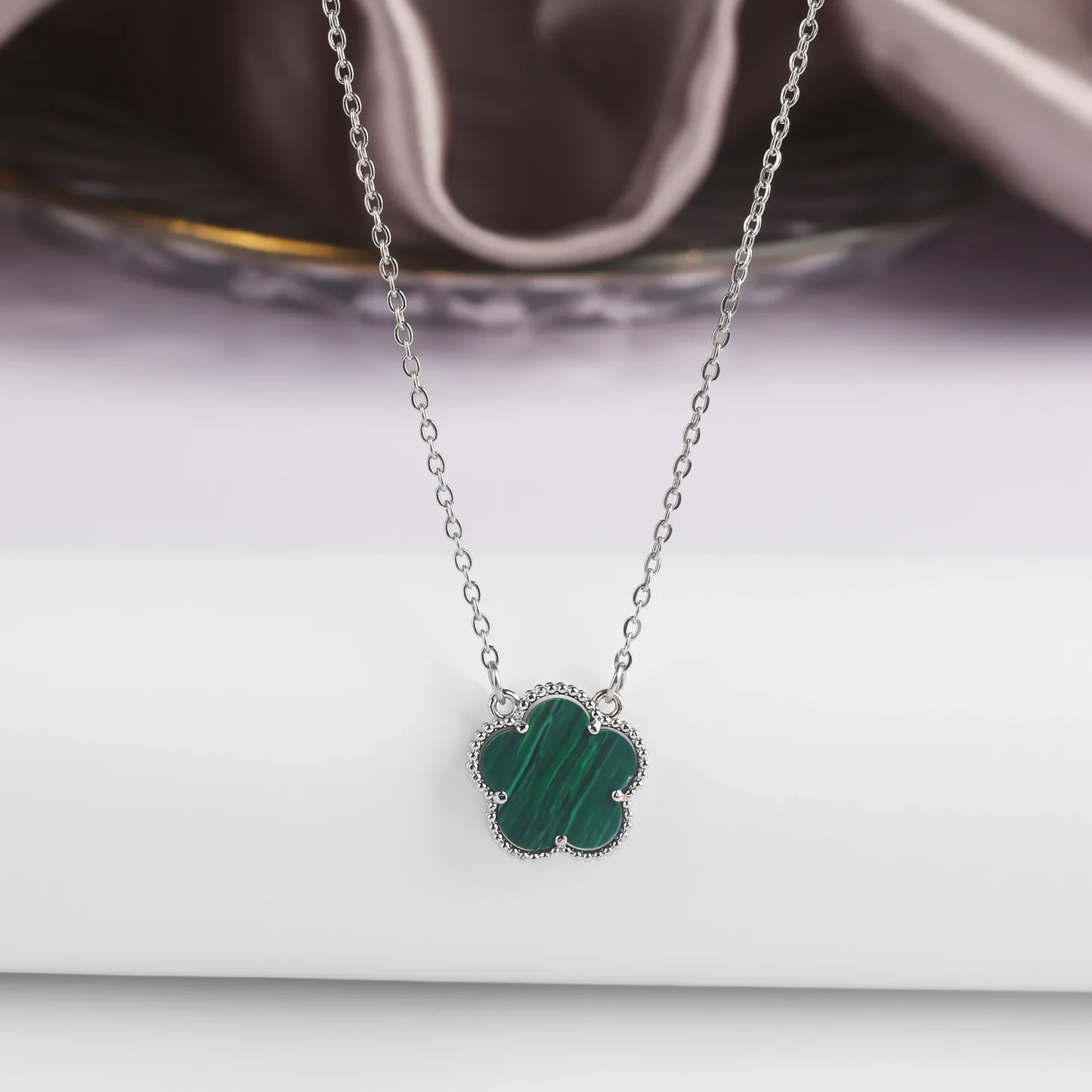 Four Leaf Clover Jewelry Set for Women, Natural Stone Pendant Necklace and Bracelet, Lucky Charm Gift