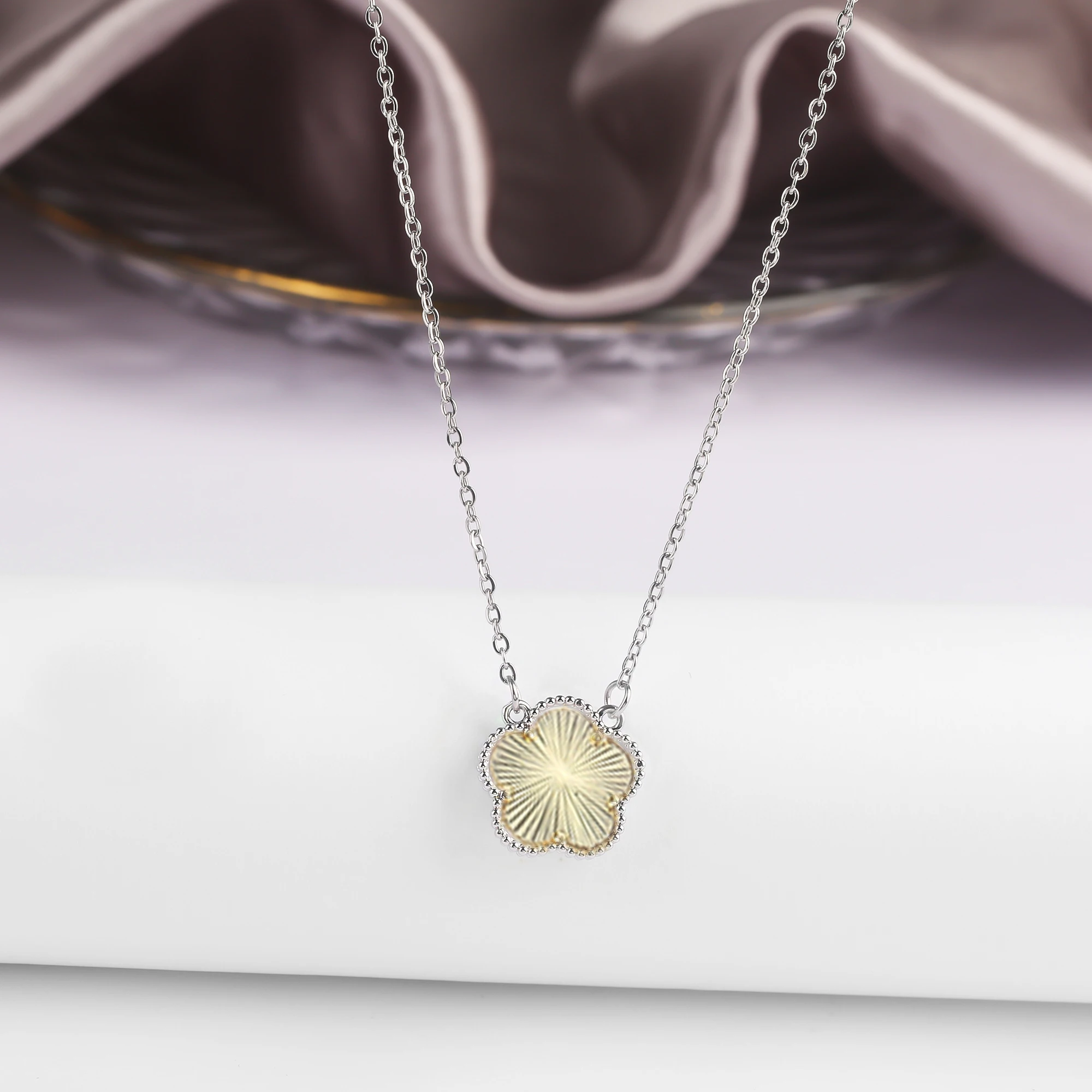Four Leaf Clover Jewelry Set for Women, Natural Stone Pendant Necklace and Bracelet, Lucky Charm Gift