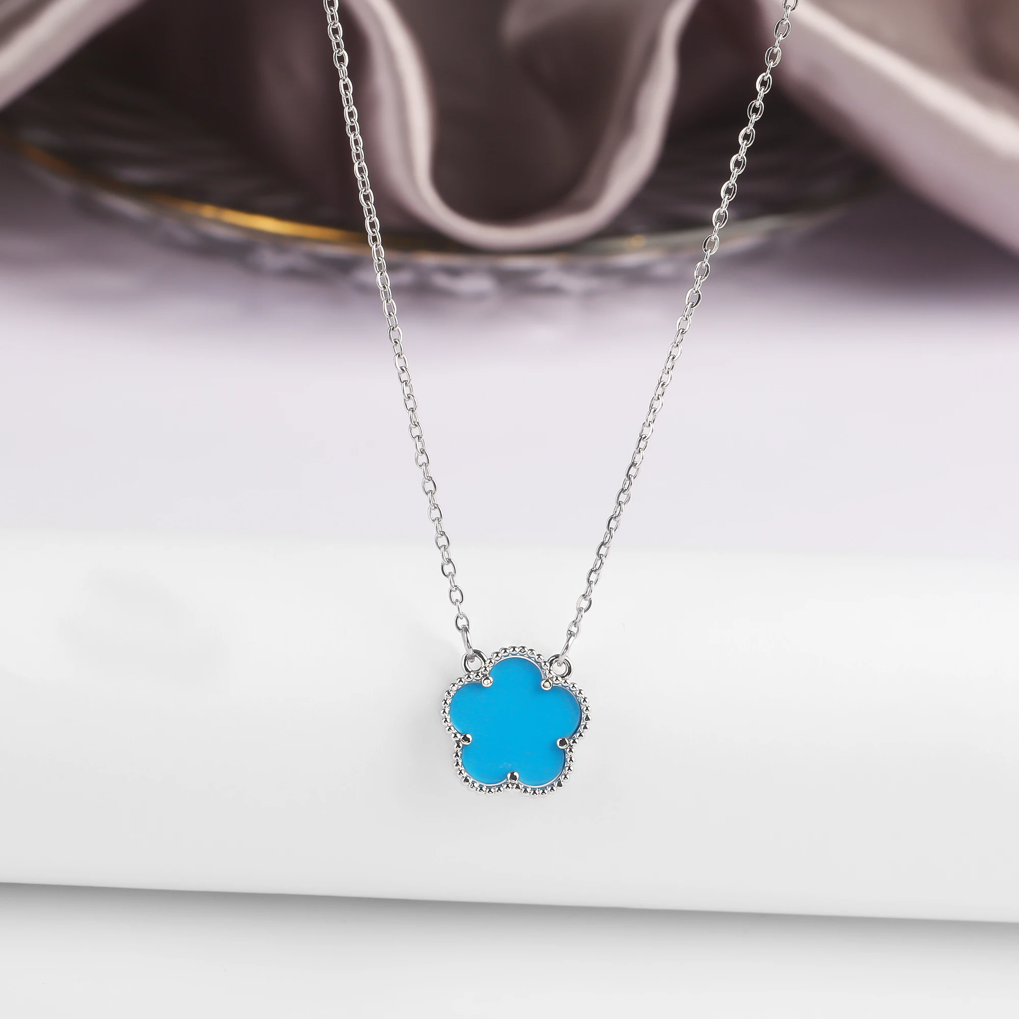 Four Leaf Clover Jewelry Set for Women, Natural Stone Pendant Necklace and Bracelet, Lucky Charm Gift