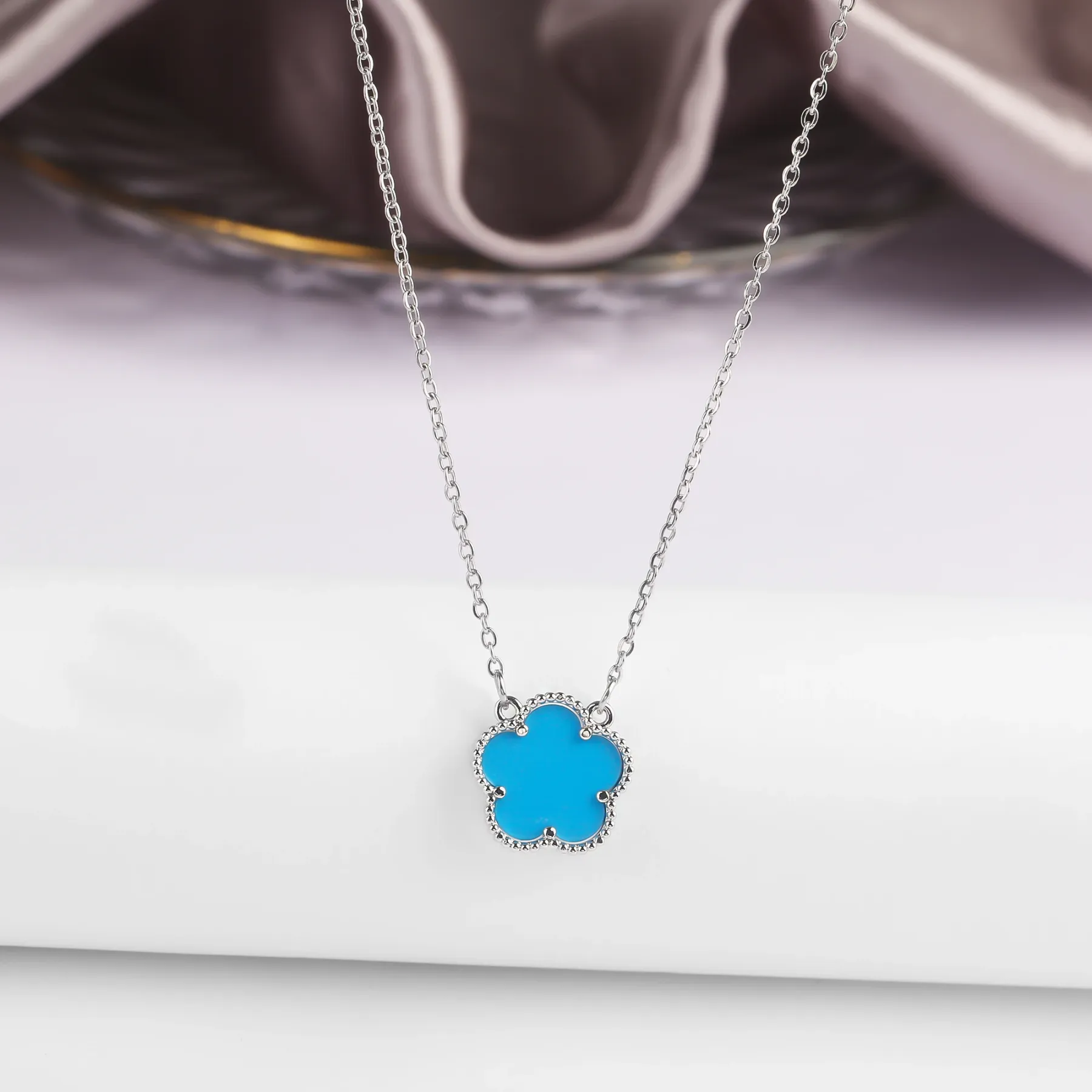 Four Leaf Clover Jewelry Set for Women, Natural Stone Pendant Necklace and Bracelet, Lucky Charm Gift