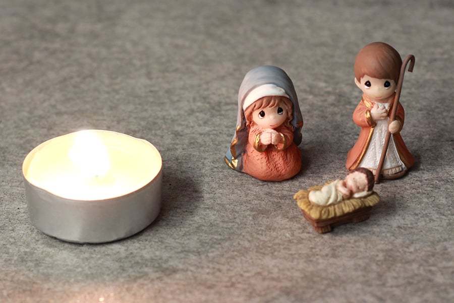 Precious Moments. Nativity Advent Calendar