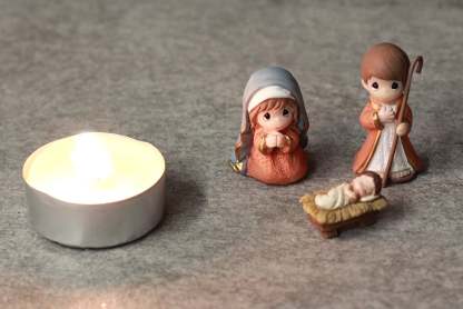 Precious Moments. Nativity Advent Calendar