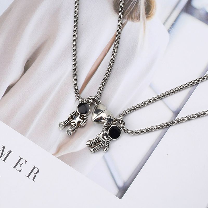 Mother's Day Magnetic Couple Necklace, Astronaut Matching Necklaces for Couples, Best Friend