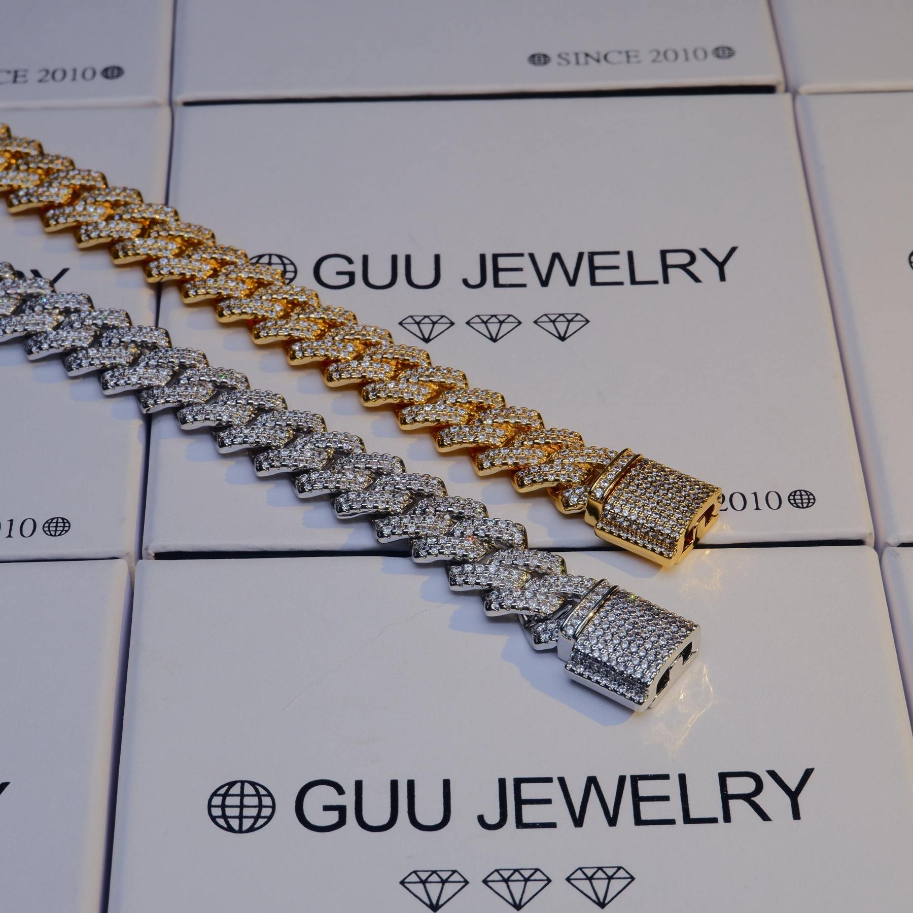 18K White/Gold-Plated Seamless Rhombic Iced Cuban Chain