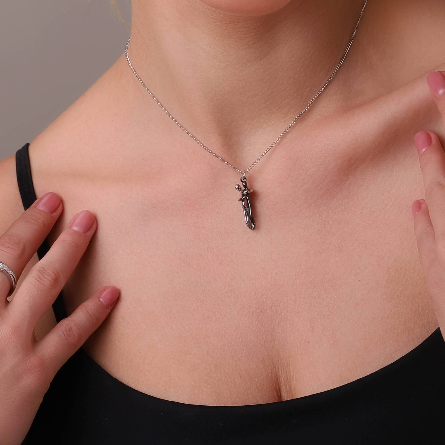Hug Necklace For Couples – Matching Love Pendant Necklace For Men And Women