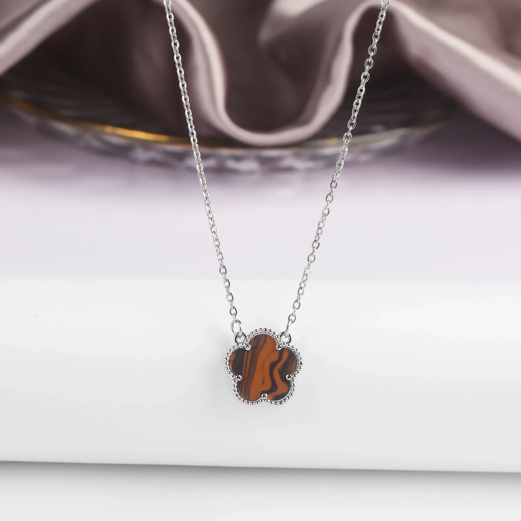 Four Leaf Clover Jewelry Set for Women, Natural Stone Pendant Necklace and Bracelet, Lucky Charm Gift