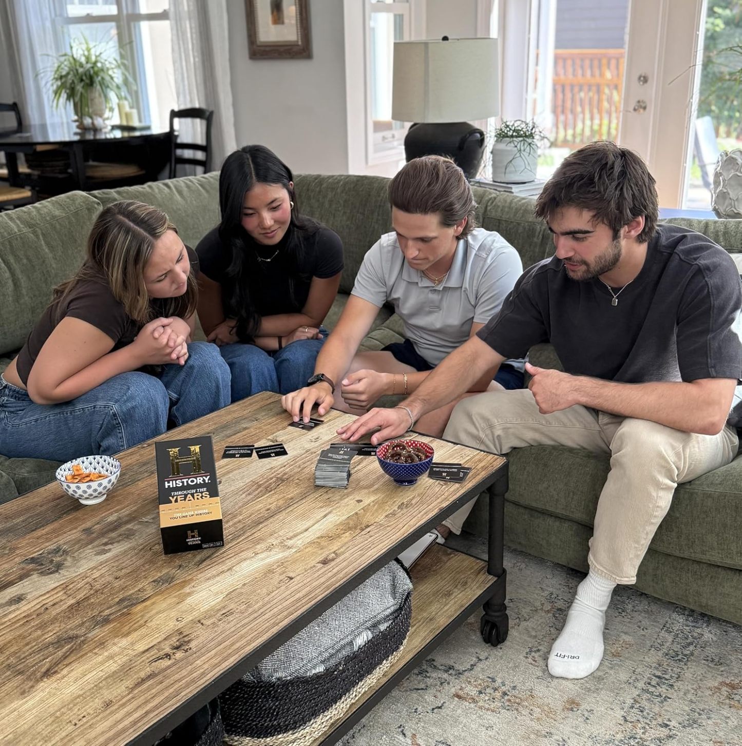 Christmas gift 👨‍👩‍👧‍👦HISTORY Channel: Through The Years - A Timeline Trivia Game for Teens & Adults! 🏆