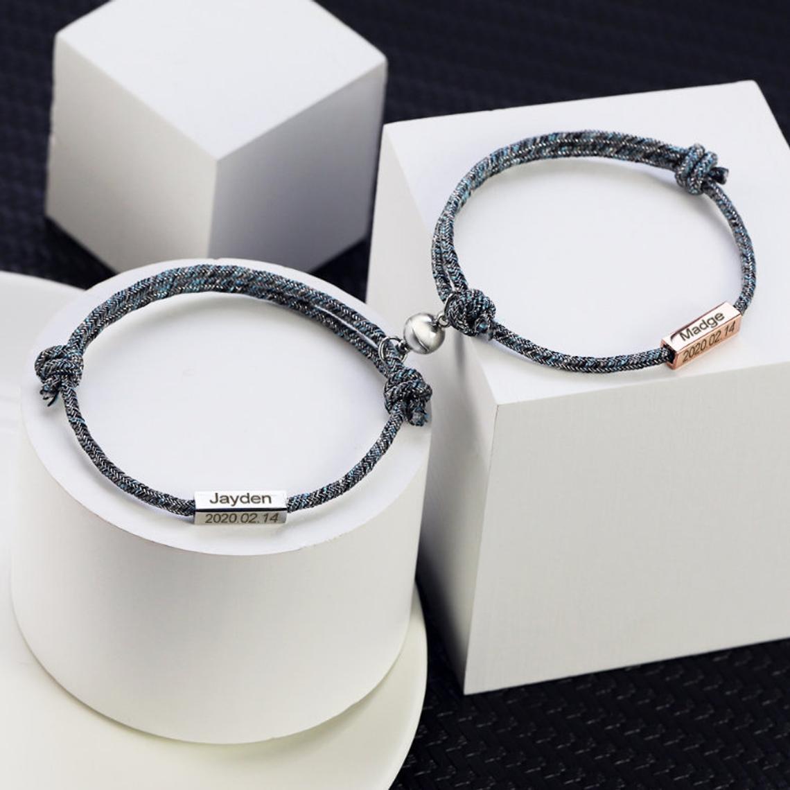 Mother'sDay Gift Custom couple magnetic bracelet-Engravingift