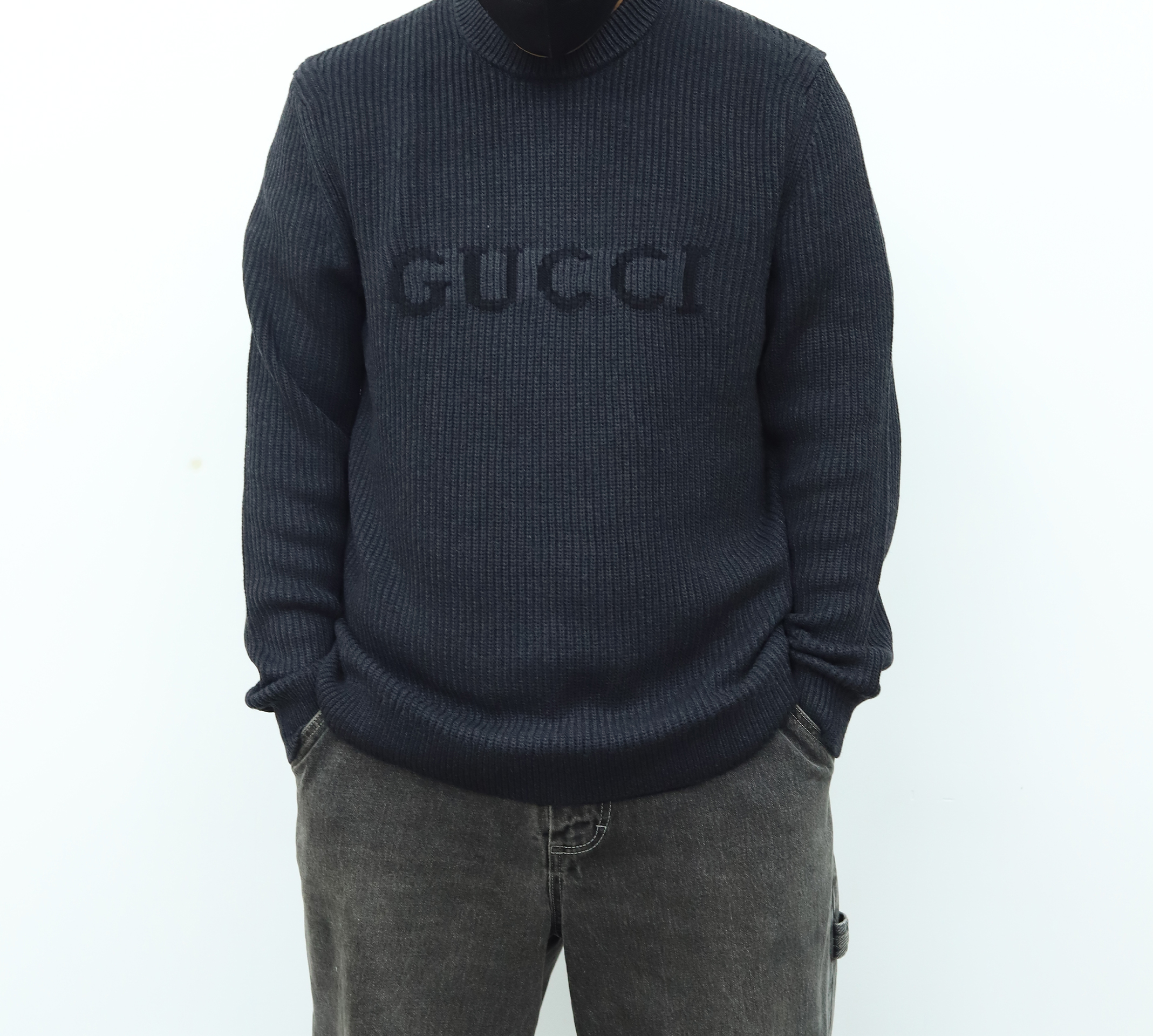 Gucci嵌花字母毛衣 灰色