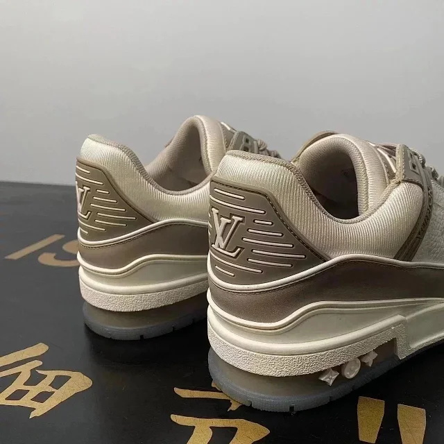 1V Trainer Gray