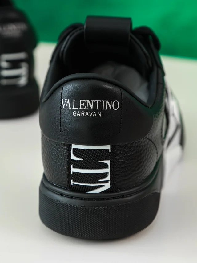 V@lentino Webbing Collection