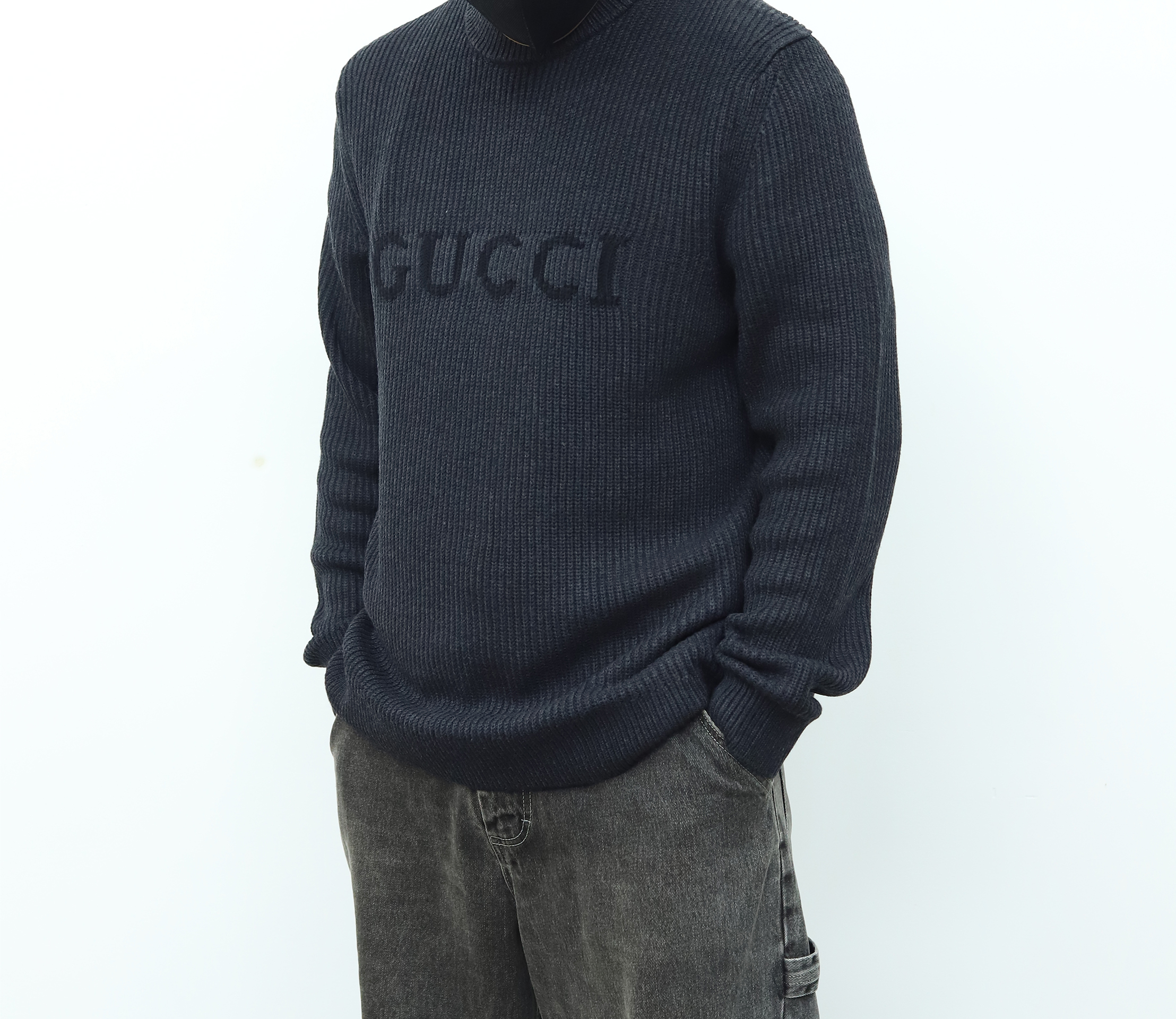 Gucci嵌花字母毛衣 灰色