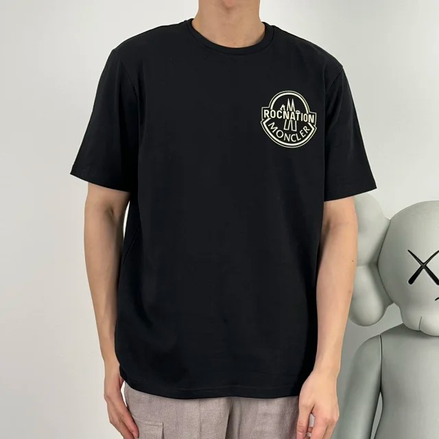 Item ID 9035 Mon x RocNation collaboration solid color left chest logo short sleeved T-shirt