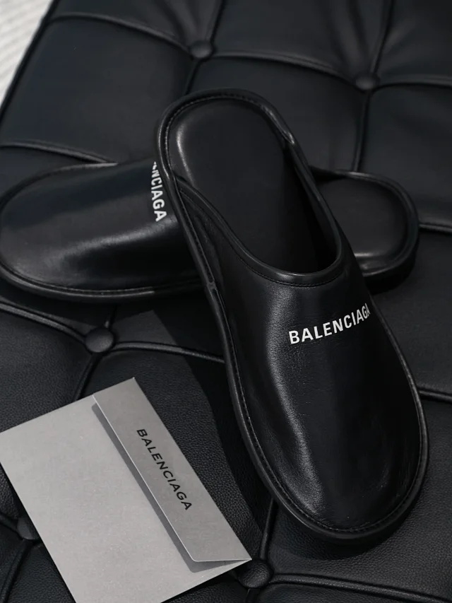 BLCG leather slippers