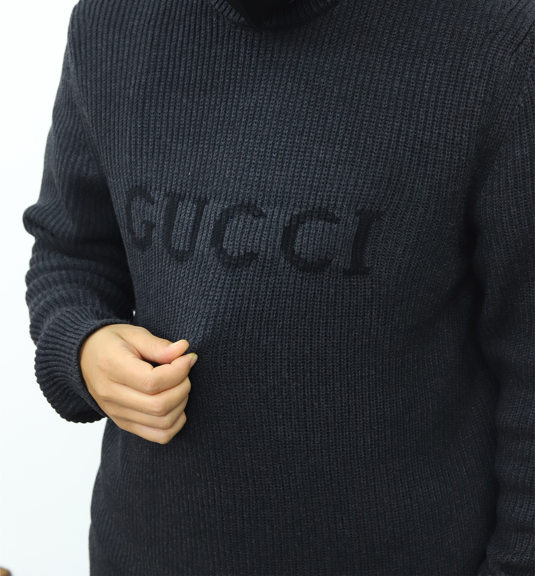 Gucci嵌花字母毛衣 灰色