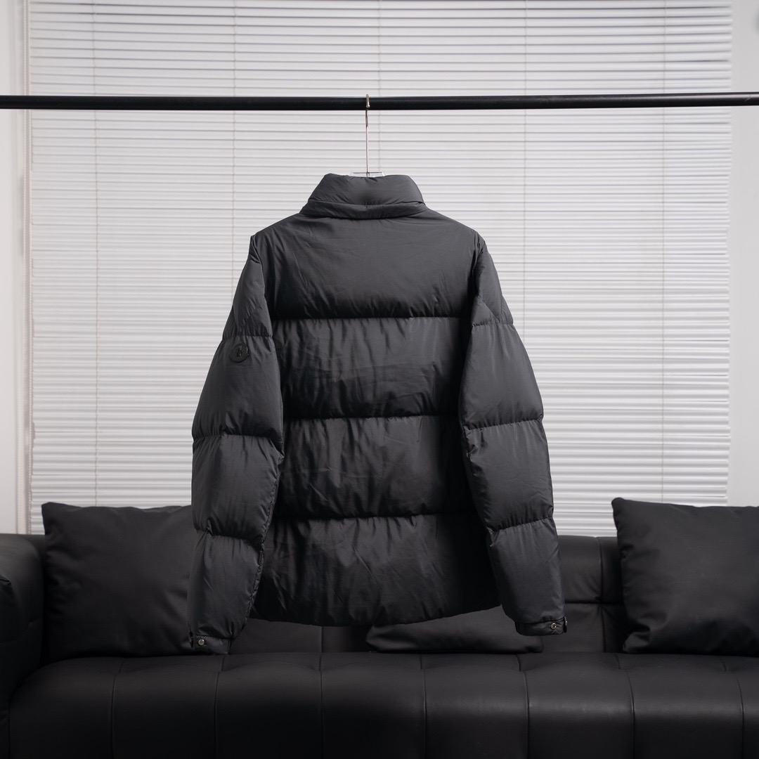 蒙口羽绒服_皮革标识拉链款