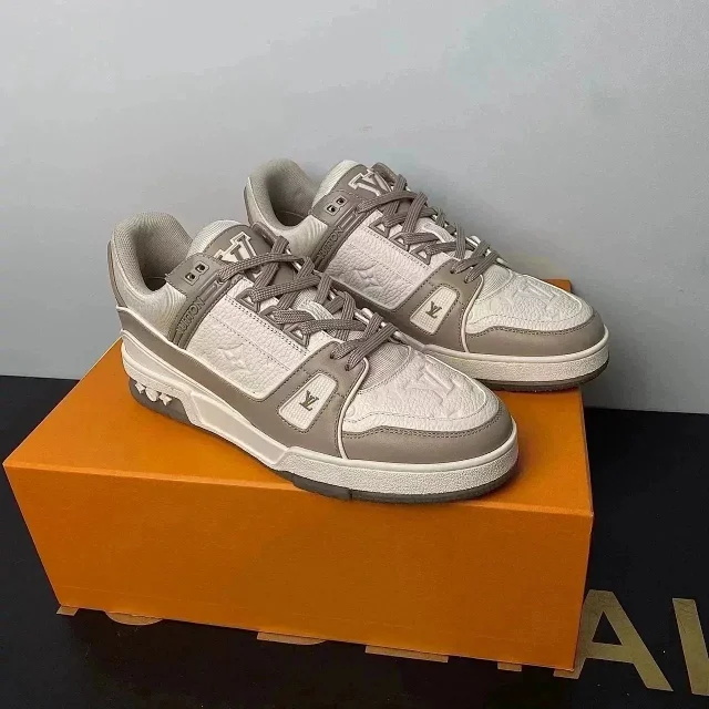 1V Trainer Gray