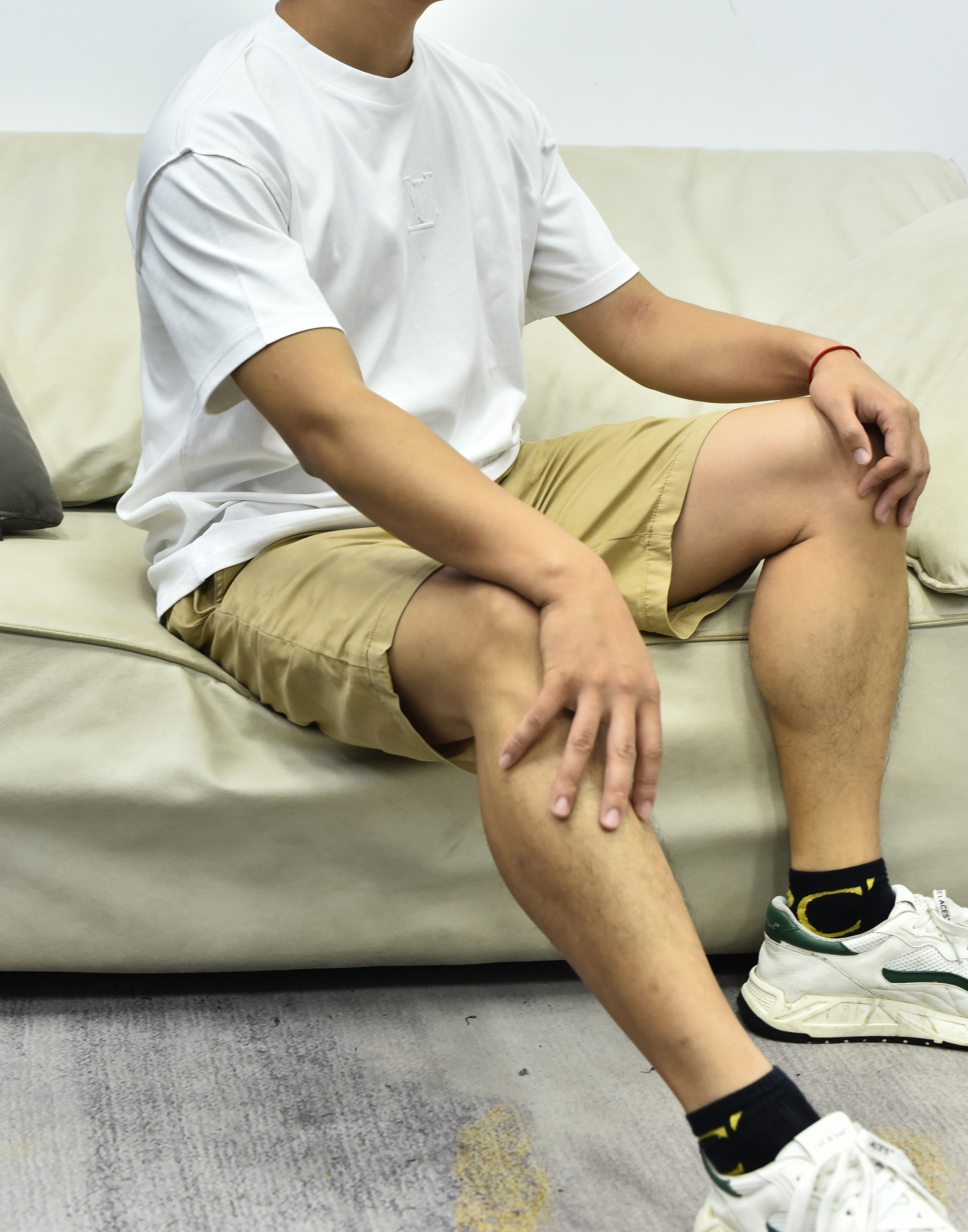 1V浮雕logo短袖 黑色白色