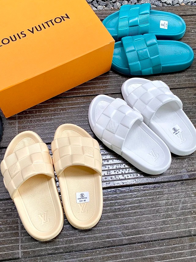 waterfront 浮雕微标平底拖鞋