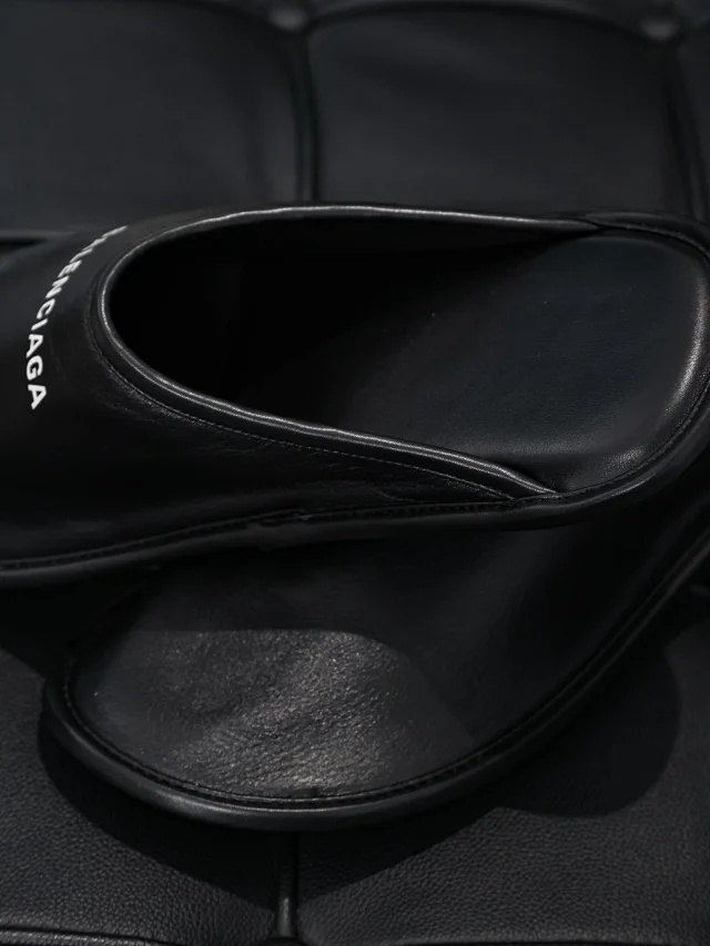 BLCG leather slippers