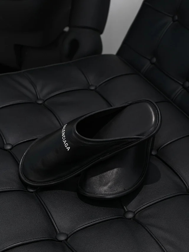 BLCG leather slippers