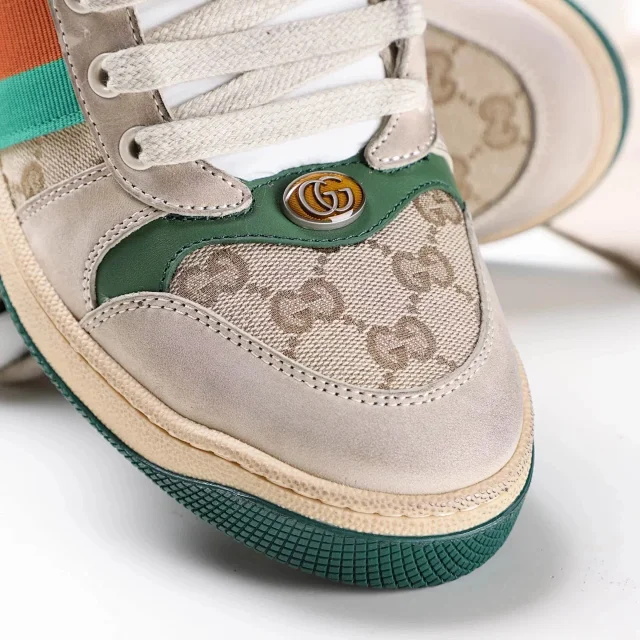 GUC Classic Dirty Shoes