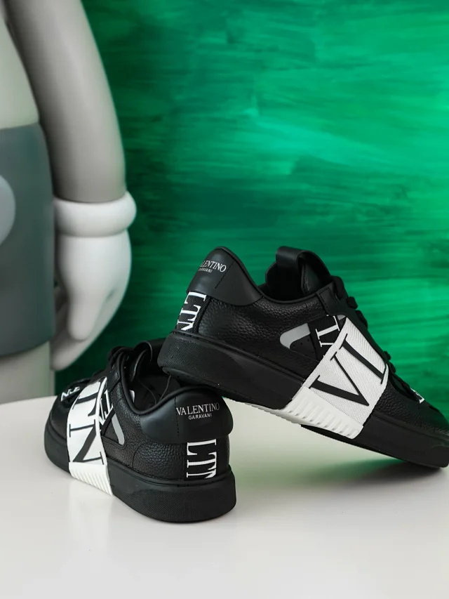 V@lentino Webbing Collection