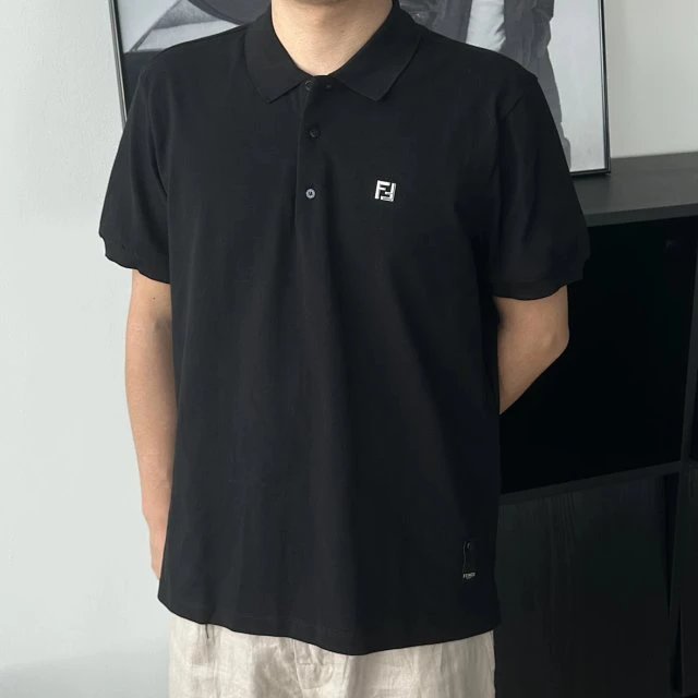 Item ID 8200 FEND1 Fendi -“ Frame craftsmanship ” Metal FF Buttoned embossed short