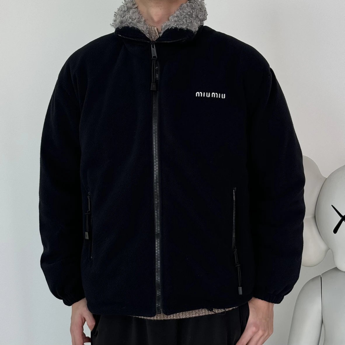 Item ID 8128 M1UM1U Miu Miu _mohair blend fur collar_ FW25 solid color stand up col