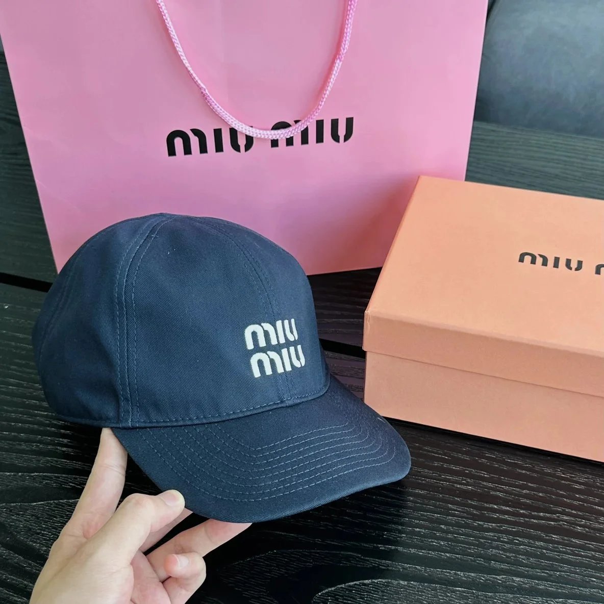Item ID 8417 MiuMiu- Miu Miu -2024FW- Drawstring contrasting baseball cap - embroid