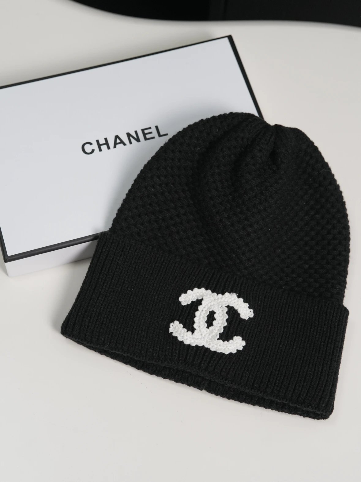 Item ID 8418 Xiaoxiang Embroidered Logo Knitted _Wool and Cashmere Blended_ Woolen