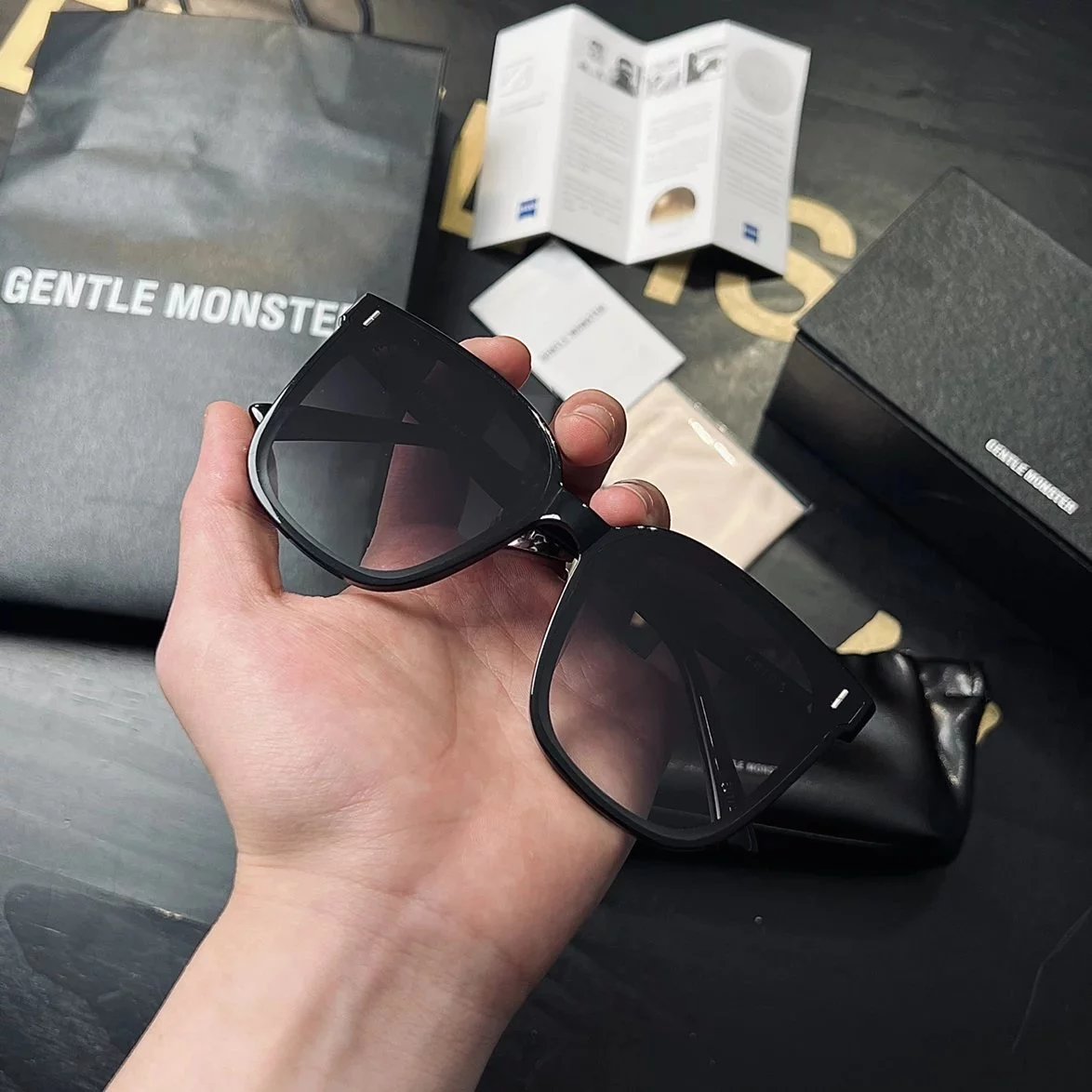 Item ID 8410 Gentleman Monster Sunglasses - Large frame classic versatile sunglasse