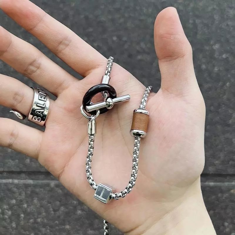 Item ID 8379 Essential for autumn and winter - The first sweater chain - Natural ho