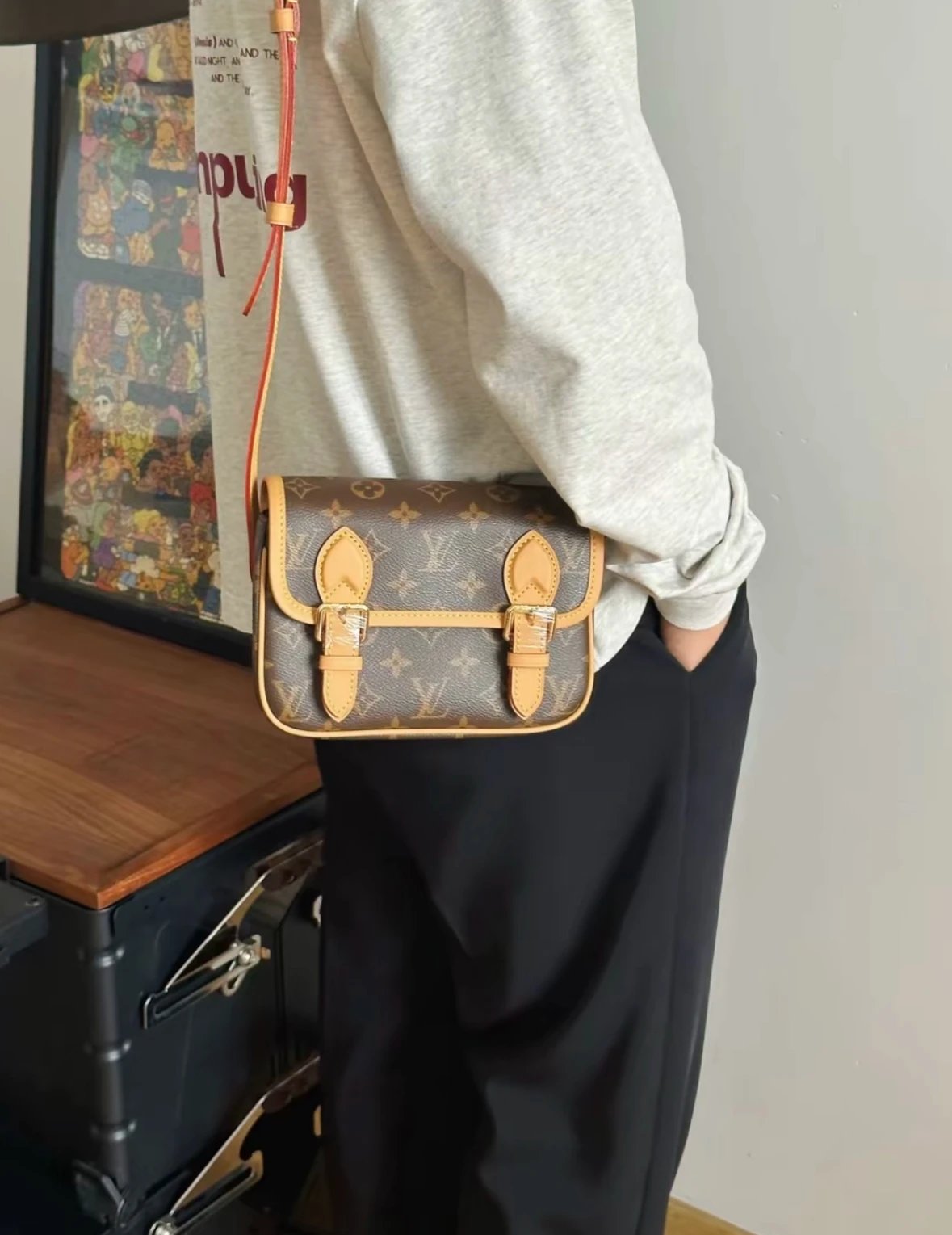 Item ID 8447 Archive _Personal Cardboard - Custom Leather_ Dazzling Metal Piece Mag