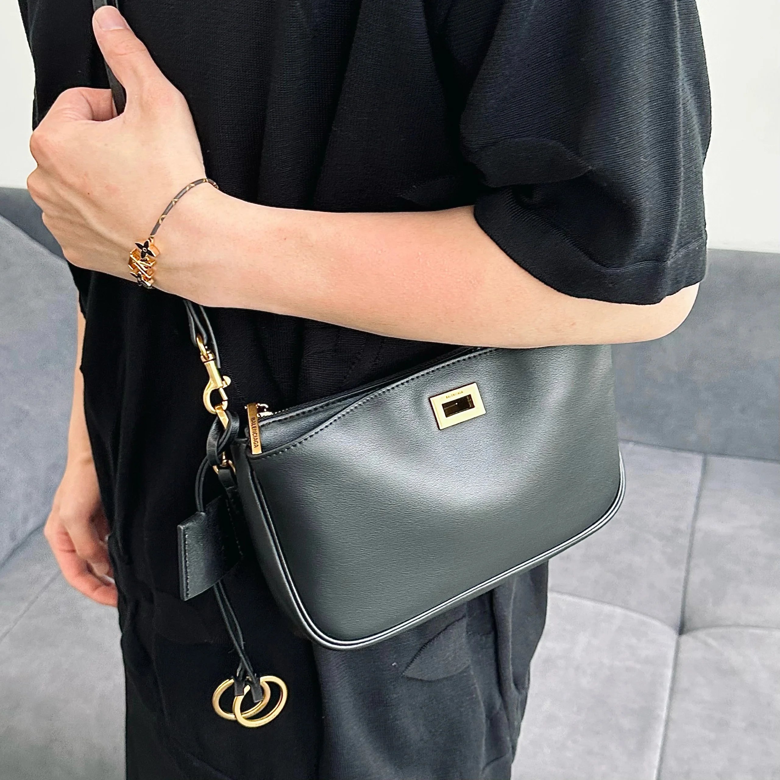 Item ID 8451 Balenc1aga Paris-2024s Redeo Series - Small Mahjong Bag - Imported Hea