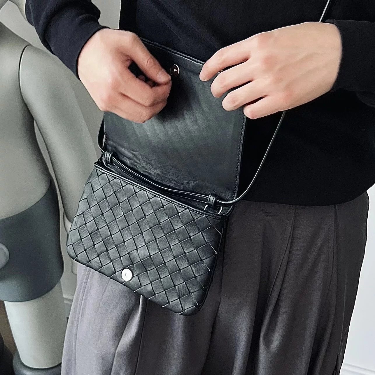 Item ID 8450 B0ttega Veneta BV - Classic Weaving Series - Sheepskin Small Grid Hand