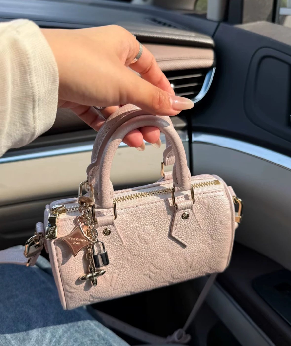 Item ID 8500 NANO-SPEEDY - Brand Old Flower Full Print Cowhide Single Shoulder Hand