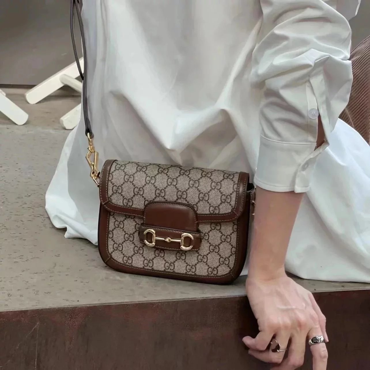 Item ID 8462 Correct oil edge - Needle car details _- GC floral saddle bag - Horseb