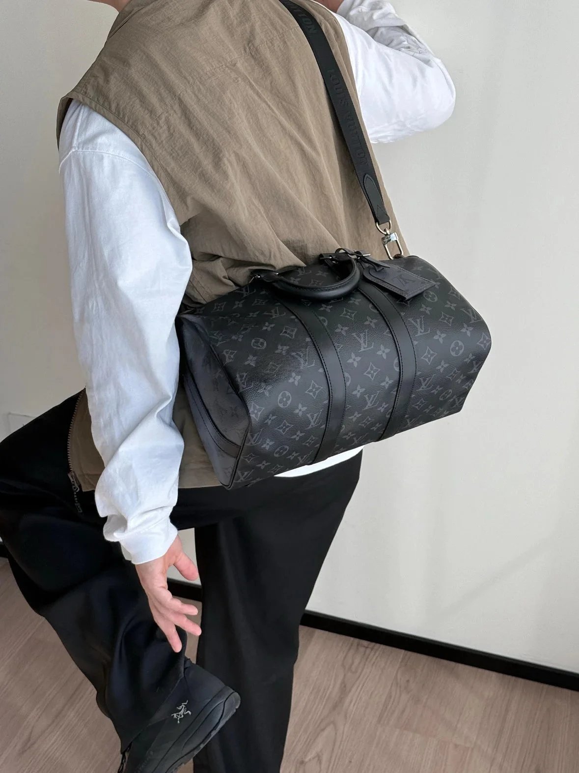 Item ID 8427 Advanced Customization - Kepall-35- Large Camera Bag - Head Leather -