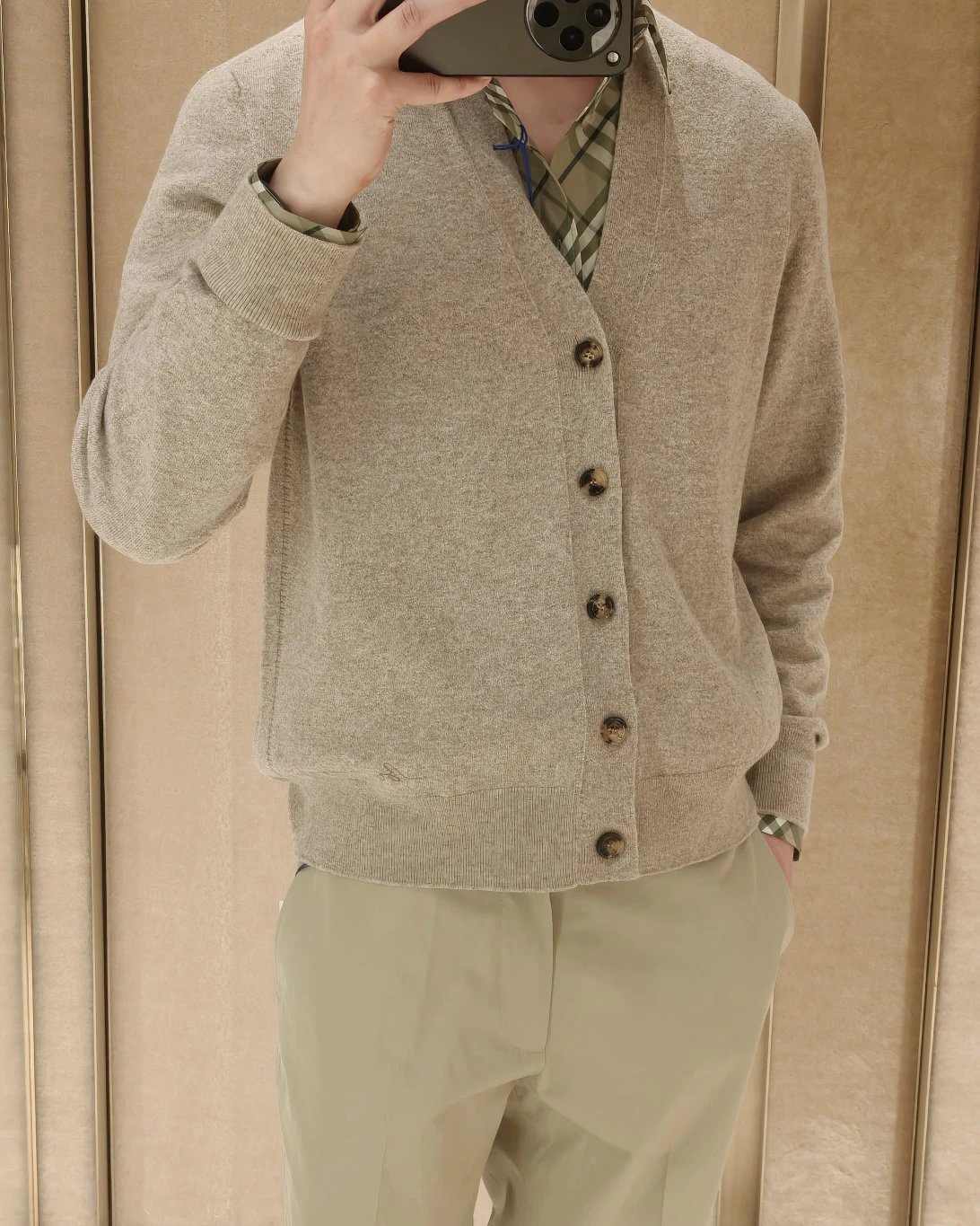 BBR embroidered signature sweater cardigan “97% cashmere ➕3% polyester