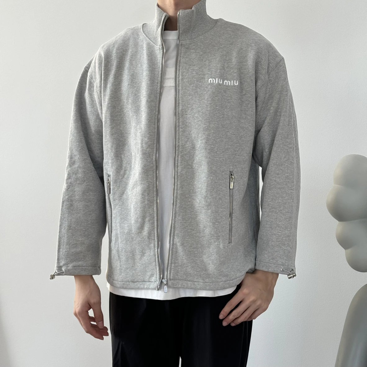 Item ID 8039 M1UM1U Miu Miu “ Full hardware customization ” Solid color stand colla