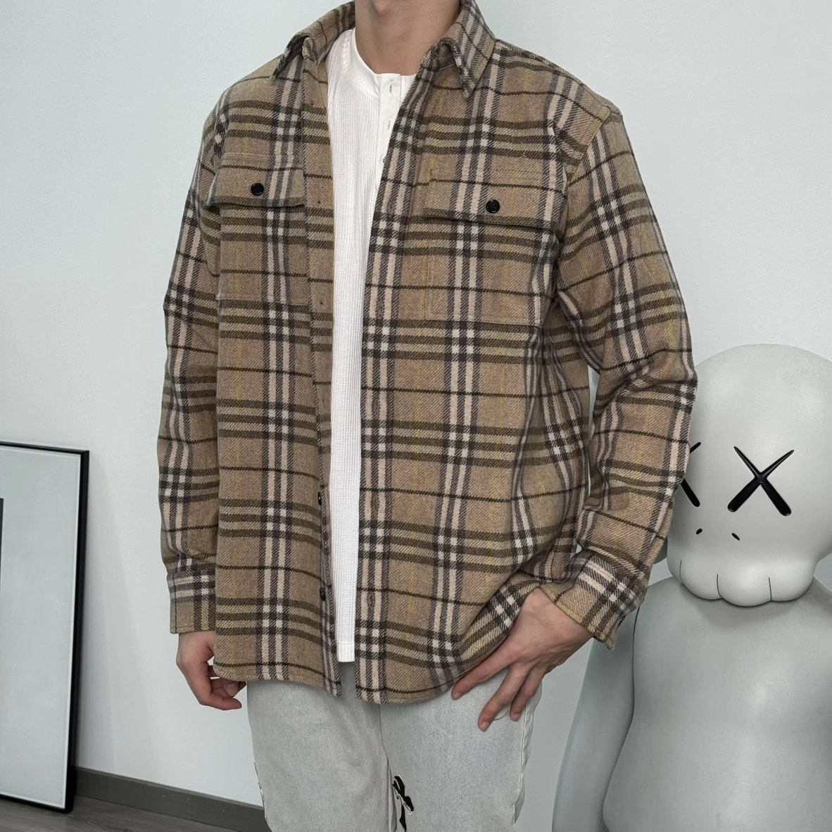 Item ID 8016 BBR Burberry plaid shirt with _natural black horn_ and _sheep wool mat