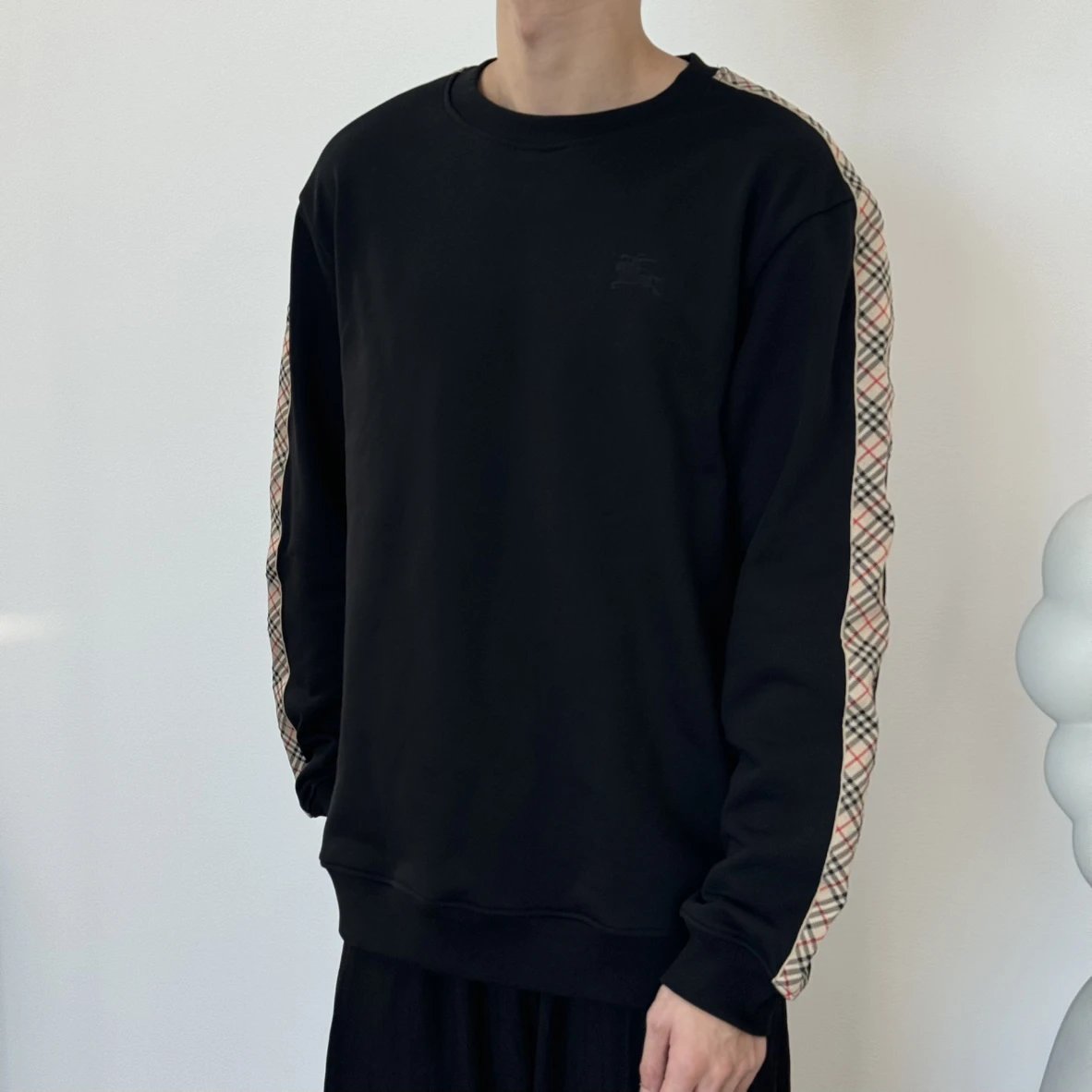 Item ID 8075 BBR-FW25- Ribbed trim -“ Exclusive high-end webbing ” round neck sweat