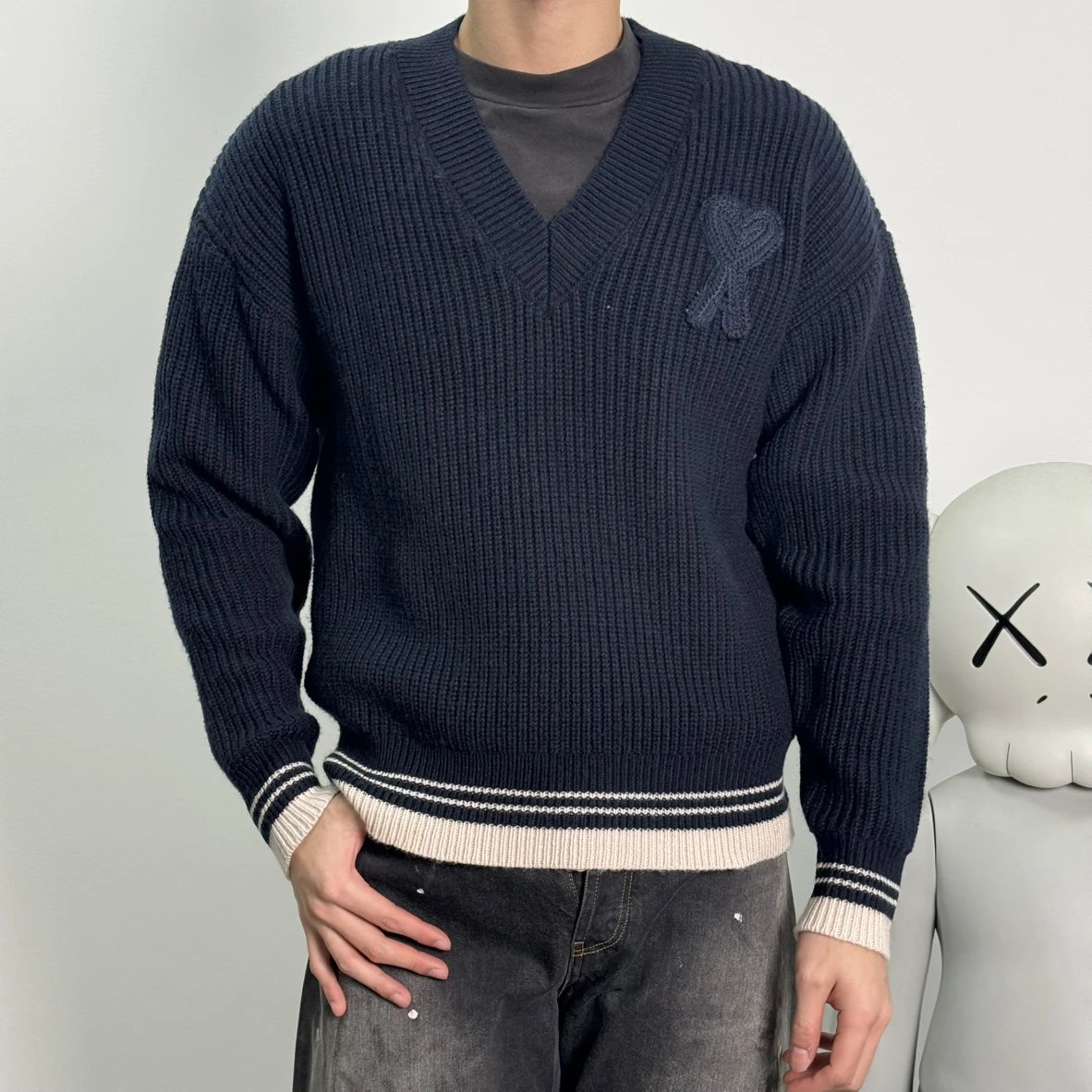 Item ID 8069 AMI love “ Custom weaving and dyeing yarn ” text logo woven stripes V