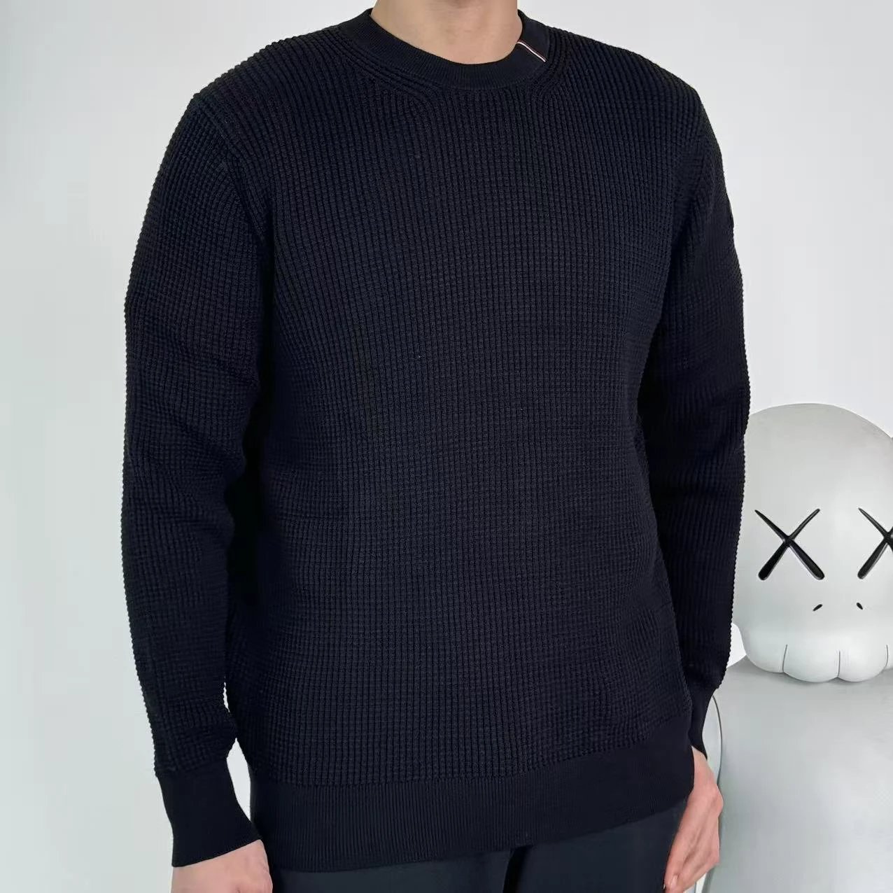 Item ID 8177 CottonSweater _3D Waffle_ Three Color Logo Round Neck Long Sleeve Knit