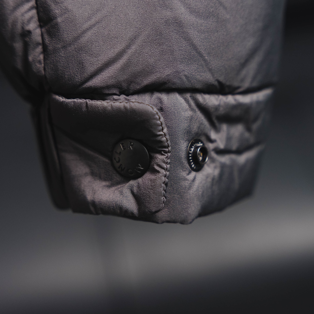 蒙口黑武士羽绒服___黑色灰色