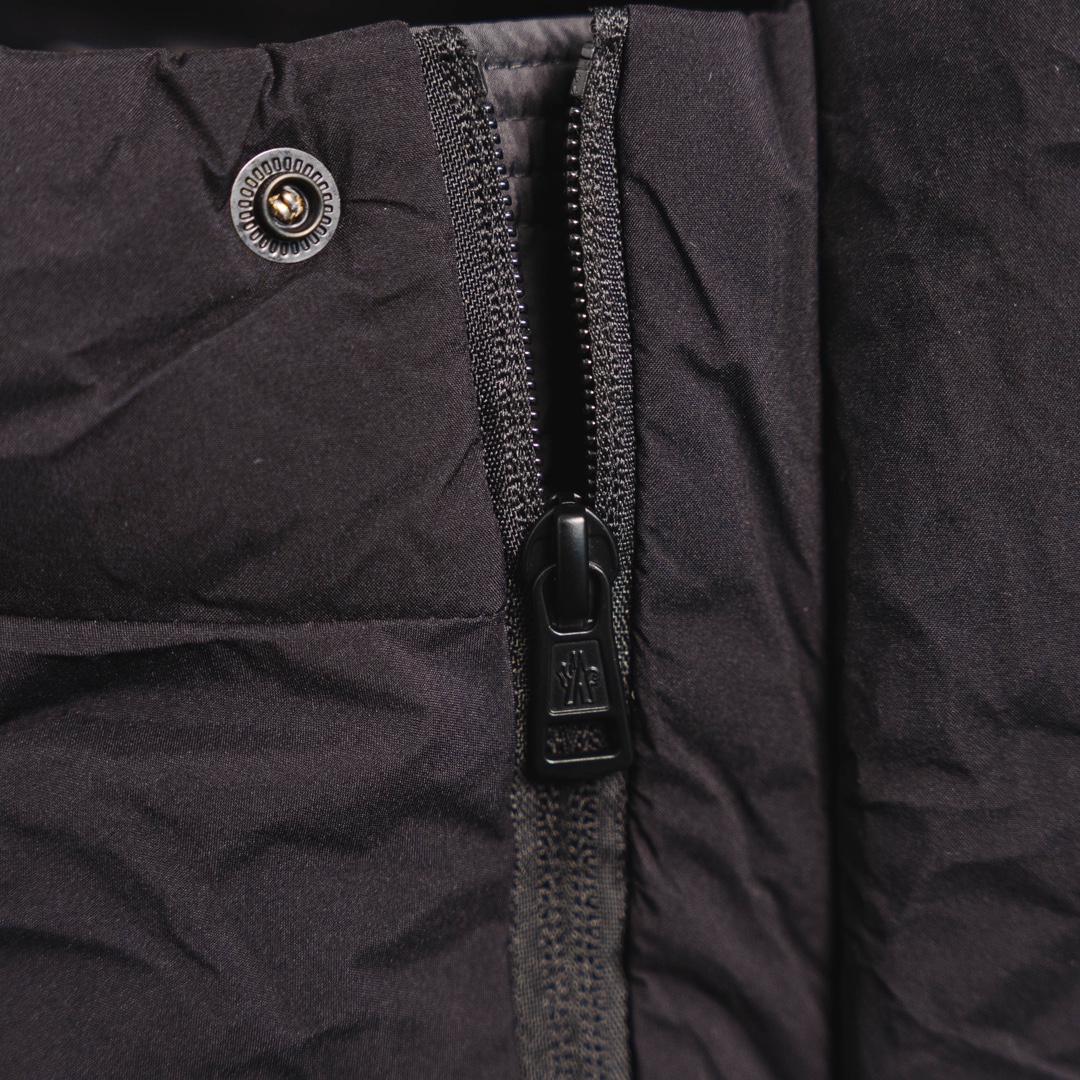 蒙口黑武士羽绒服___黑色灰色