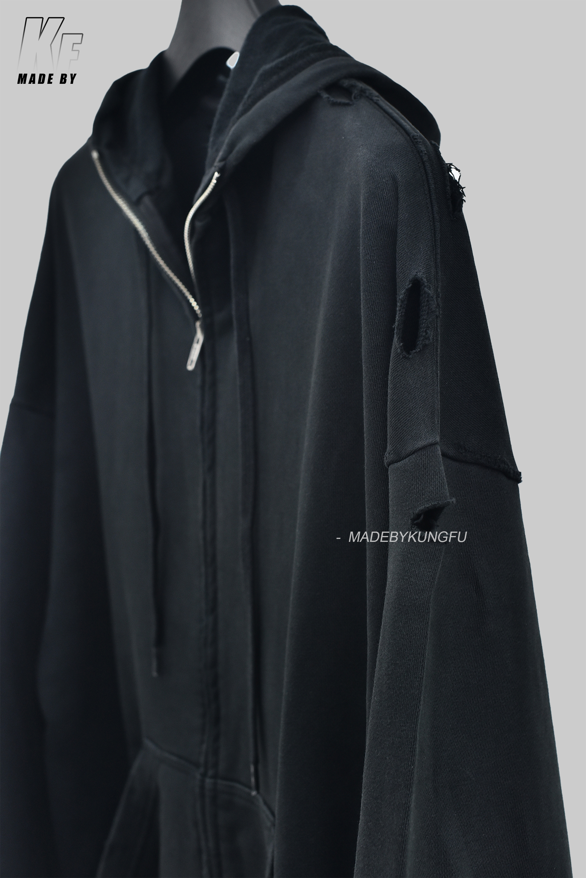 巴黎世家 做旧破洞外套